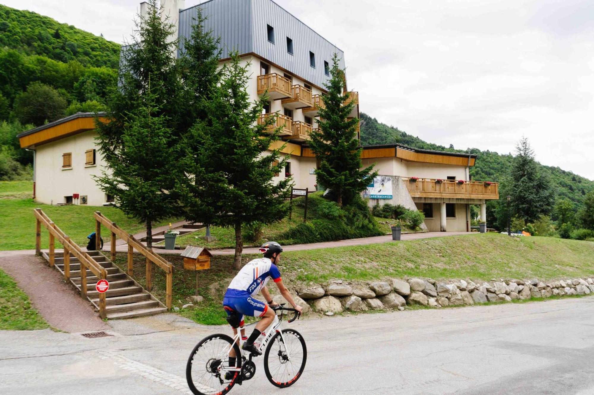 Village Vacances Atc Routes Du Monde Saint-Francois-Longchamp Exterior photo